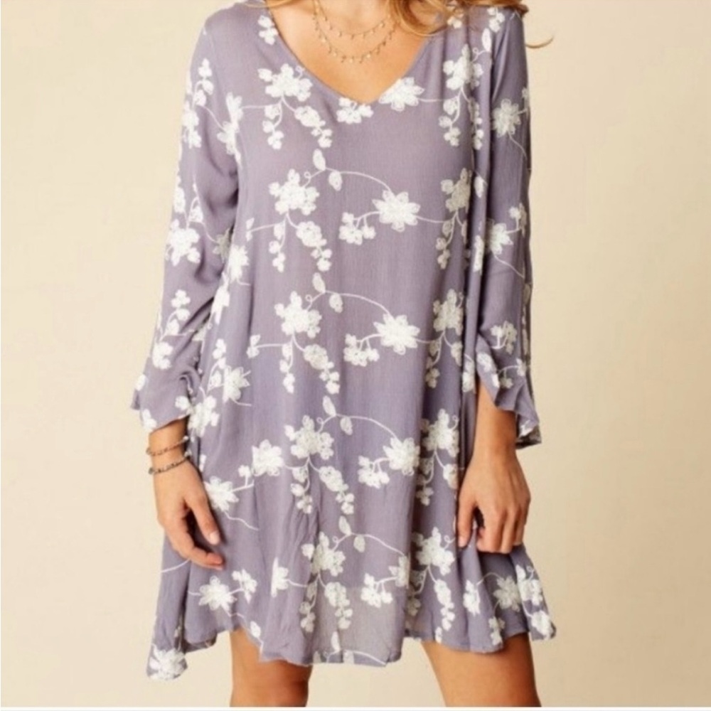 Altar'd-State Cool Grey White Floral Embroidered Bell Sleeve Cut-Out Back Mini S